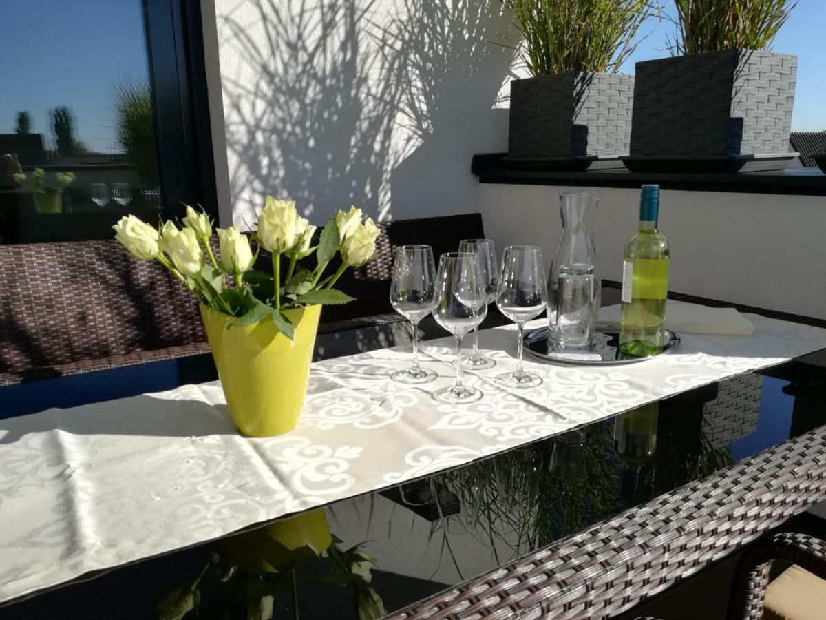 Penthouse Griemann 2 Fuer Max 4 Personen Mit Eigener Grosser Dachterrasse Zum Relaxen! Illmitz Buitenkant foto